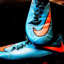 Nike Sise 7.5 Cleats 