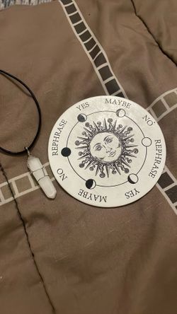 Pendulum broad with crystal