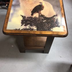 22 X18x22”h Good condition End table
