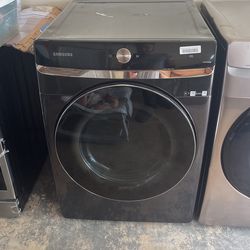 New Open Box Samsung Dryer Scratch And Dents 27” Width 