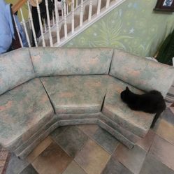 Free Sofa- SAN MARCOS