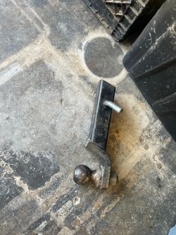 Truck Hitch and gas cans