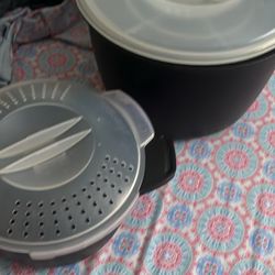 Set Of 2 Pampered Chef Microwave Bowls 