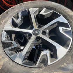 Set of4 rims Kia new style  18x8 5x14.3