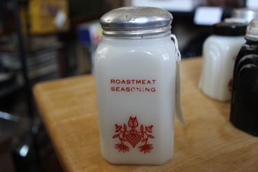 Hazel Atlas 1930'sTall Milk Glass Roastmeat Seasoning Shaker