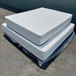 Queen Size White Memory Foam Mattress 