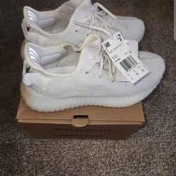 New Yeezys Mens Size 8 With Tags And In Box