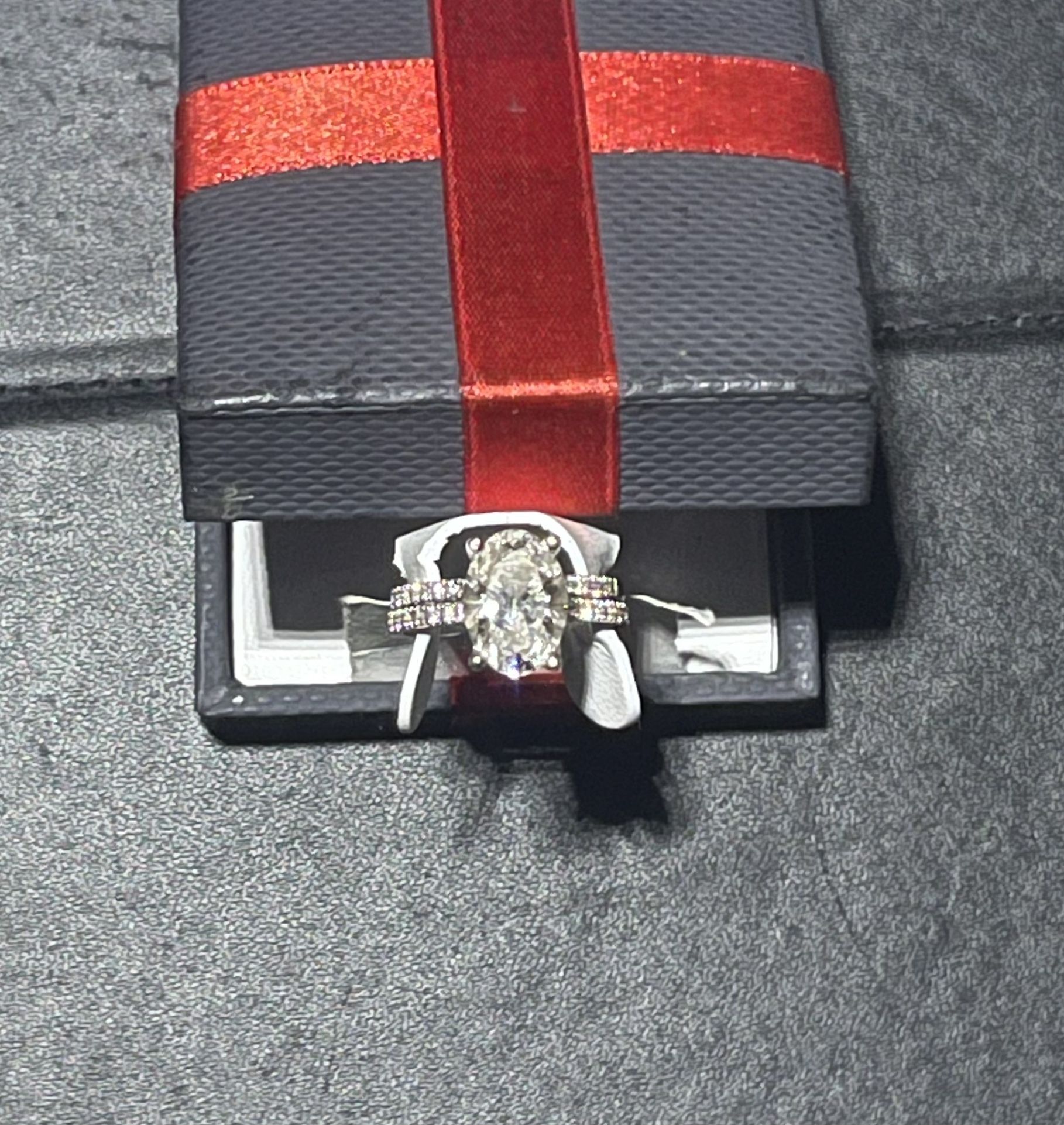 3.01 Carats OVAL BRILLIANT ring W/ Band..