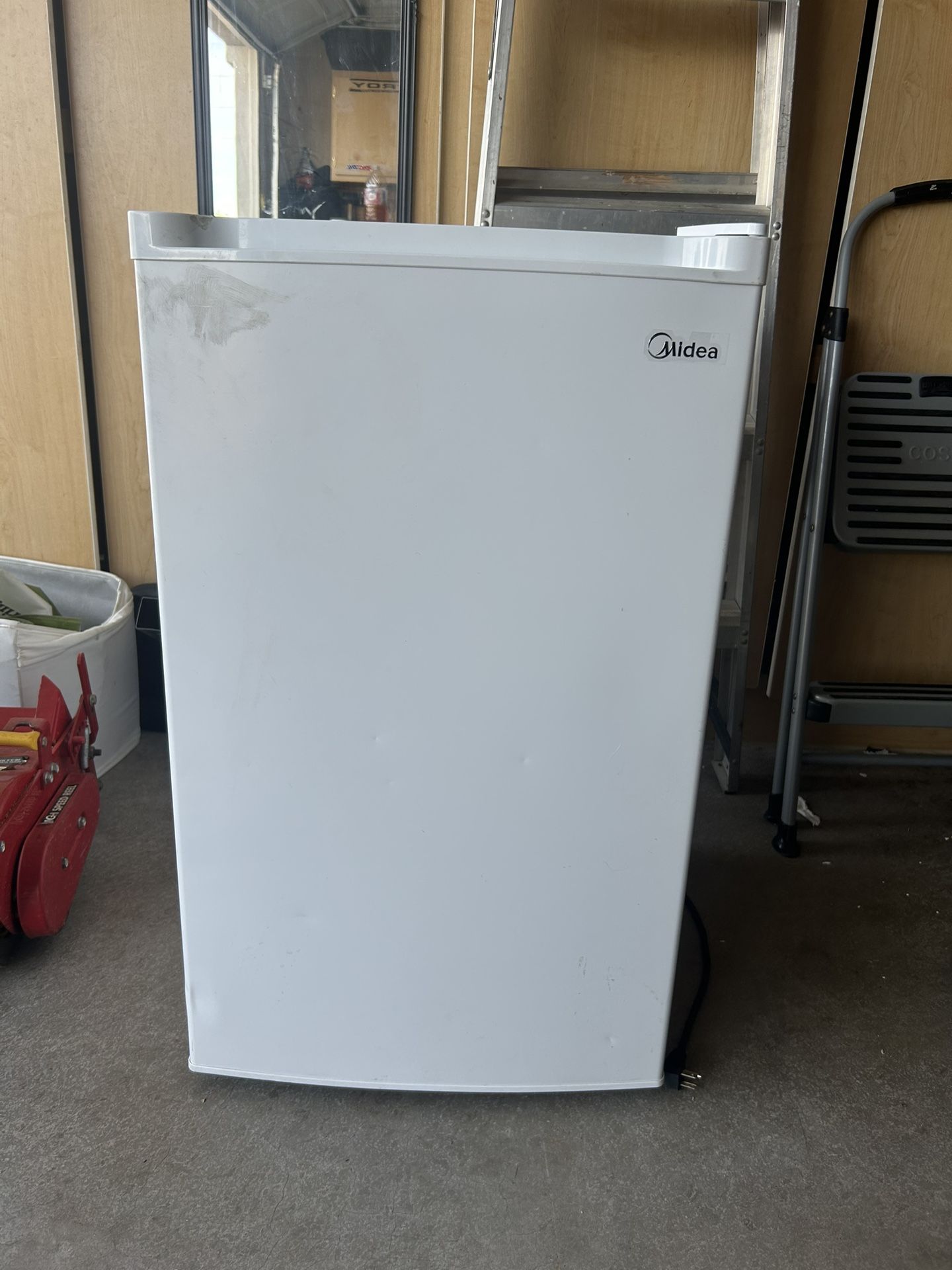 Midea Upright Freezer