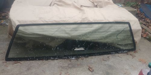 81-86 MONTE CARLO BACK WINDOW GLASS