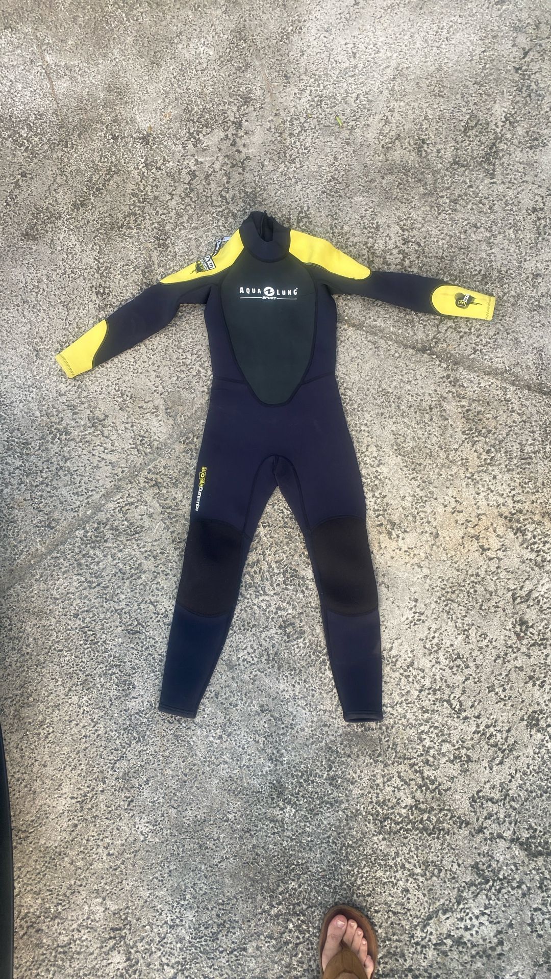 youth wetsuit