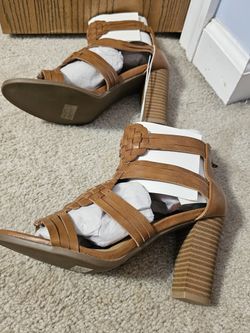 NEW SHOES SIZE 7