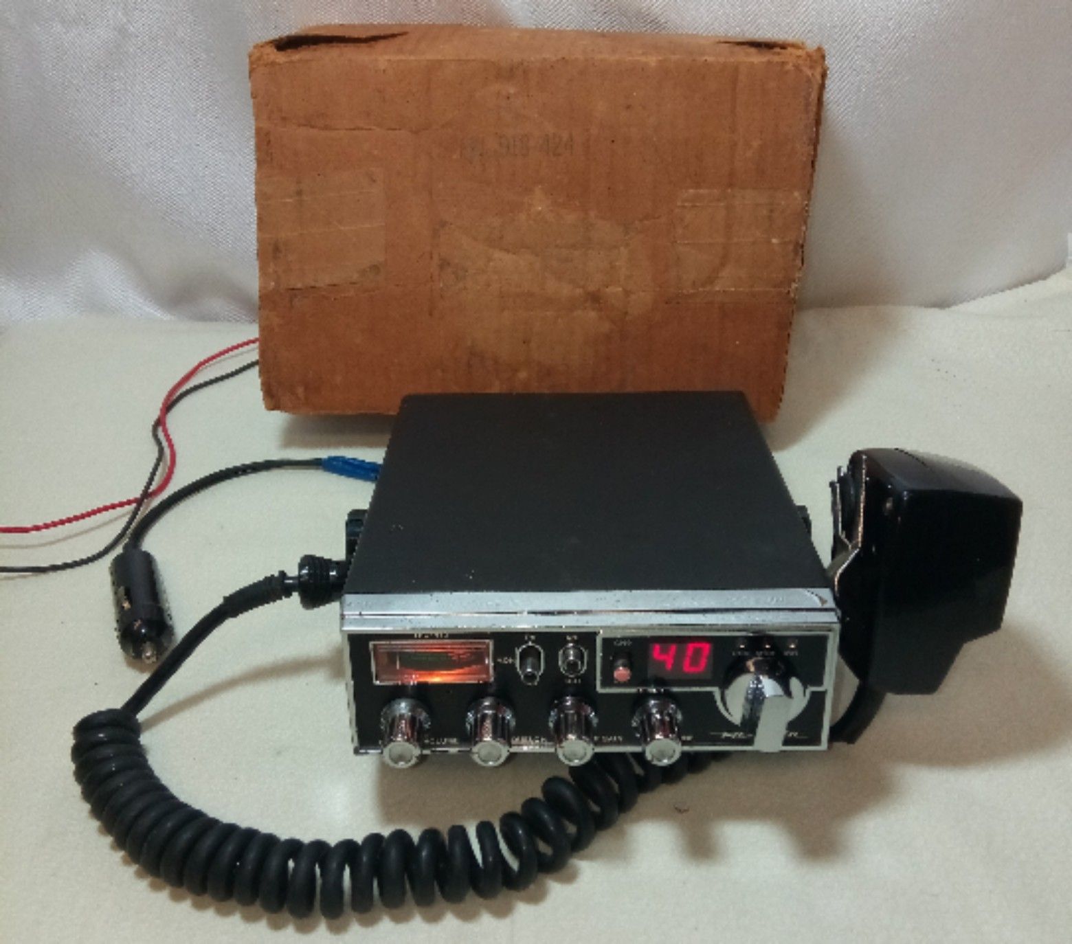 Vintage Realistic CB Radio TRC-473.