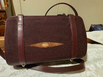 Vtg Burgundy Stingray ShoulderBagHandbagPurse 11" X 7" X 3"