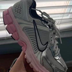 Nike Vomero 5 