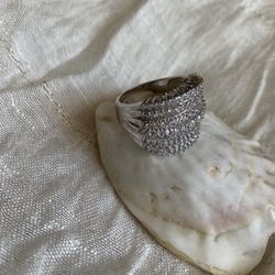 Sterling Silver Sparkling Ring With Gorgeous Stones 
