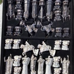 Harry Potter Chess Set  Noble Collection 