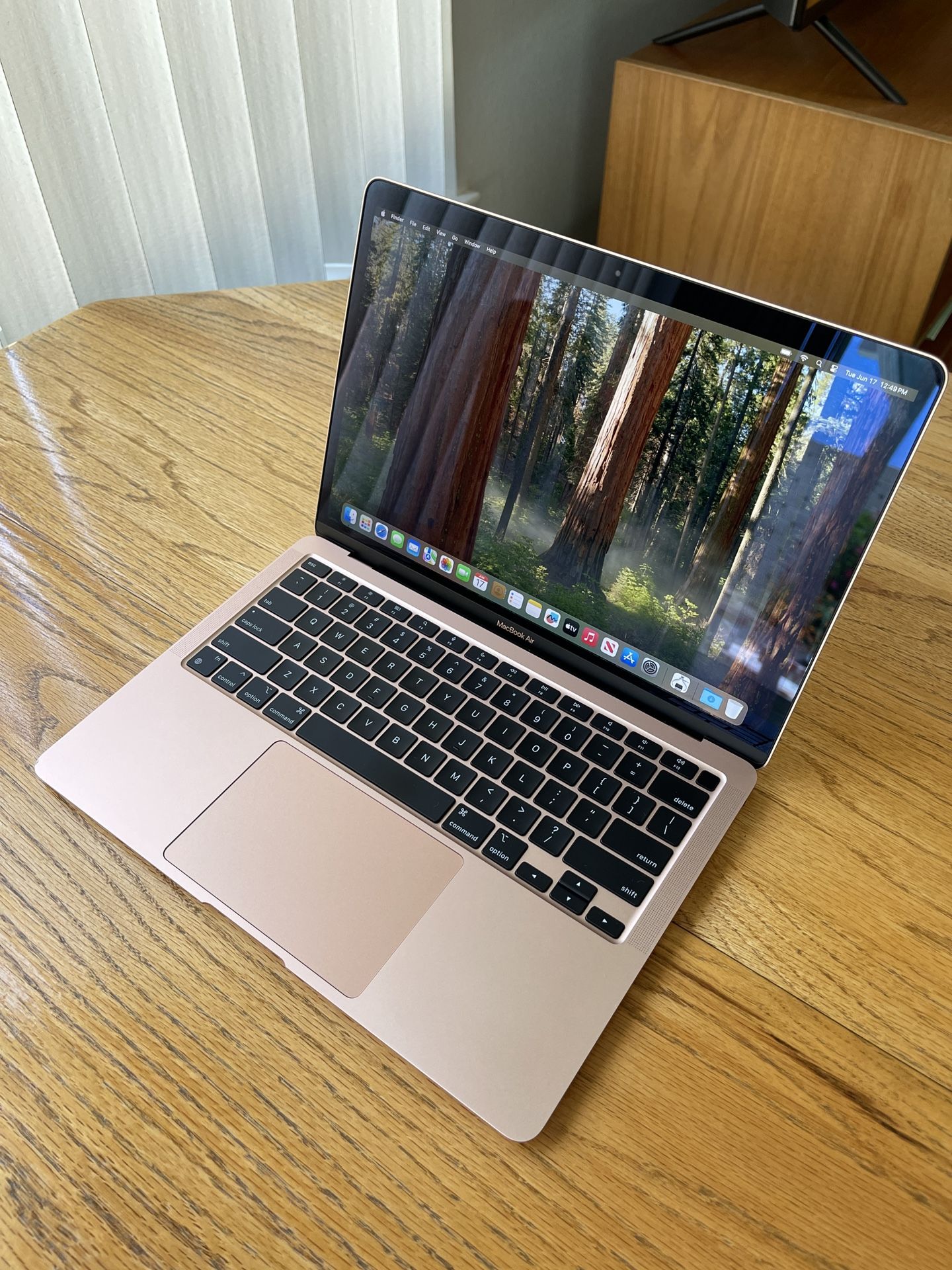 Apple MacBook Air M1, 8GB/256GB, 8CPU/7GPU Cores, Rose Gold, 13.3 inch Retina, 2020 *GREAT CONDITION*
