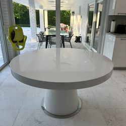 White Round Dining Table For 6