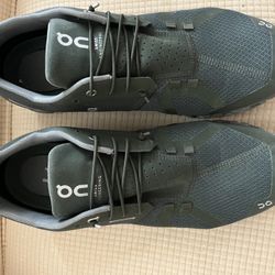 On Cloud Shoes Man Sz 9.5