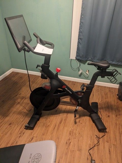 Peloton Stationary Exercise Bike Bicycle 