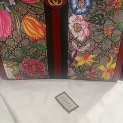 Gucci  Clutch 