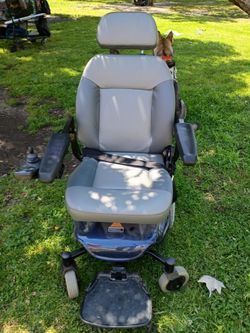 Streamer sport mid-size power chair - 888wa  valued @ $4,000.00 brand new
