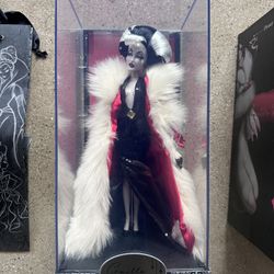 Disney Villains Designer Collectible Cruella de Vil 