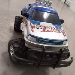 Sturdy RC truck S-10, No remote