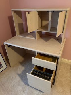 Computer desk