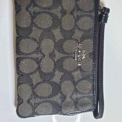COACH WALLET LIKE NEW, AUTHENTIC, ZIPPER
