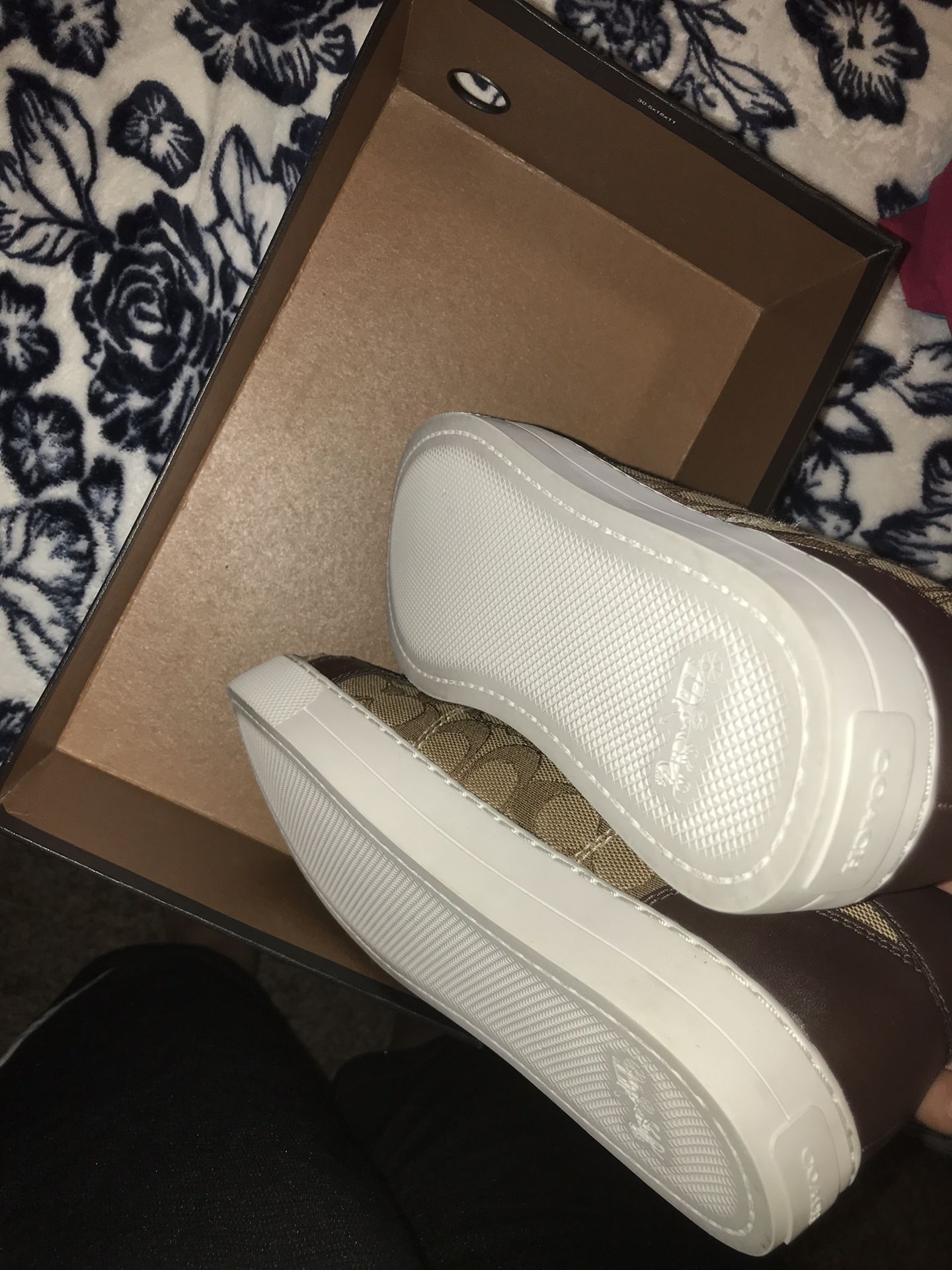 Woman coach shoes size 10 new