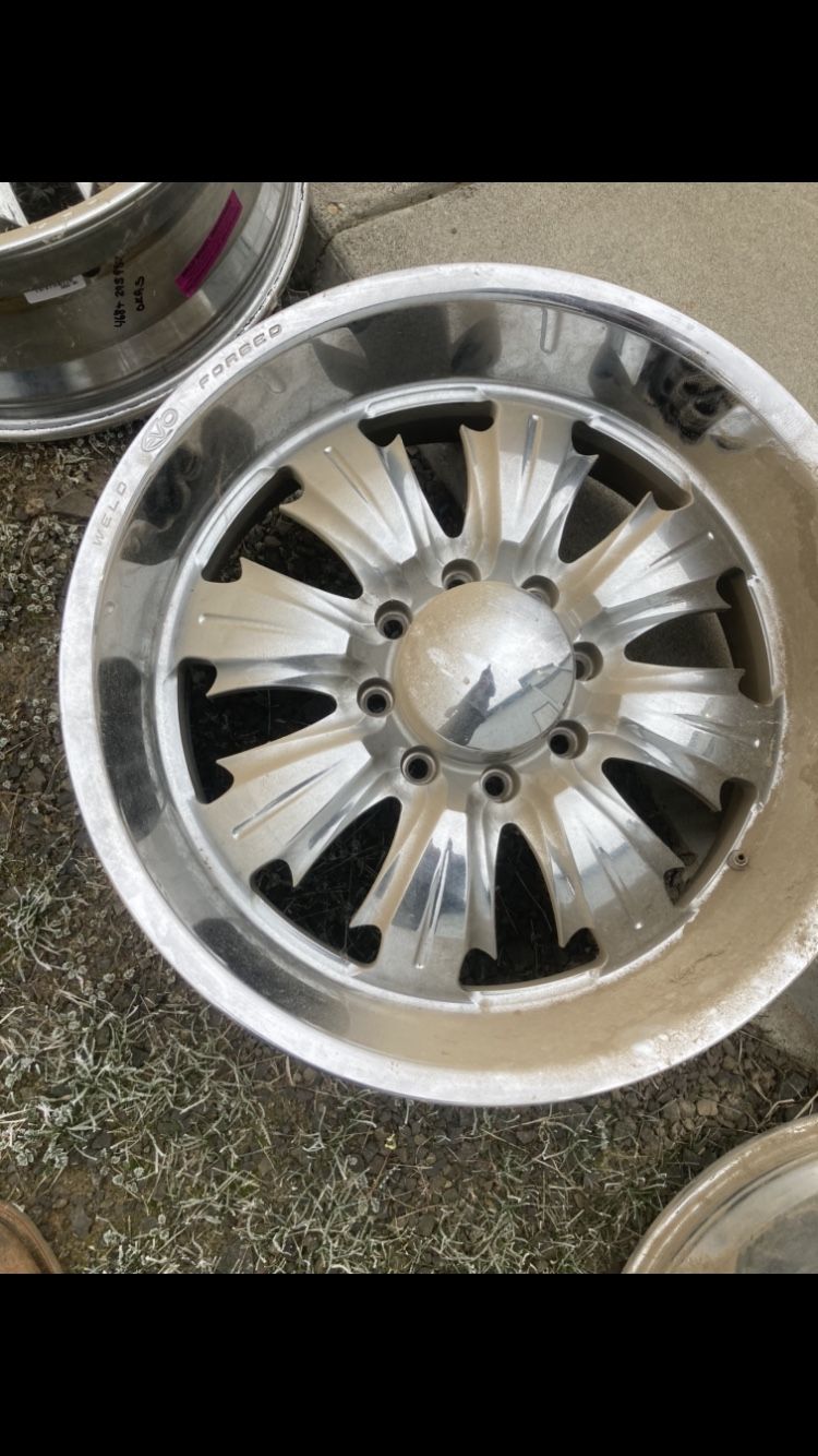 Weld EVO Chrome Forged 22” 8 Lug Wheels (Qty 4)