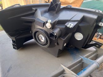 Ford Flex Halogen Right Headlight