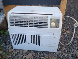 LG Window A C unit