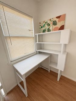 FREE L- SHAPED DESK
