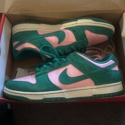 Dunks Low Pink An Green
