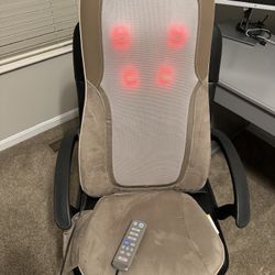 HoMedics Quad Shiatsu Massage Cushion with Heat!  Numerous settings as seen on remote.