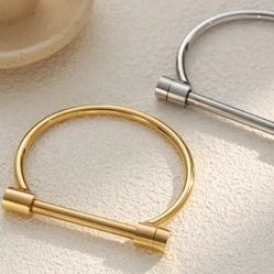 STAINLESS STEEL BRACELETS $15 EACH ( 1 GOLD & 1 SILVER COLOR AVAILABLE!! )