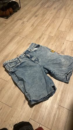 Cool jorts with design of dragon