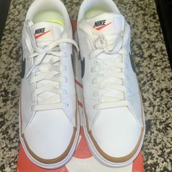 Nike Court Legacy Size 9 Women 