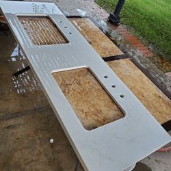 Free Quartz Countertop