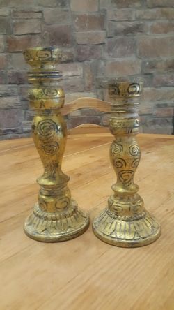 2 decorative candle holders