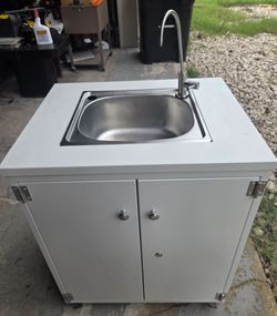Portable Sink in Metal Cabinet on Casters