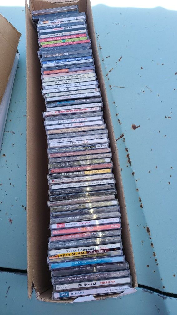 Lot Of 60 Country Music CDS