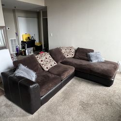 COUCH FOR SALE 