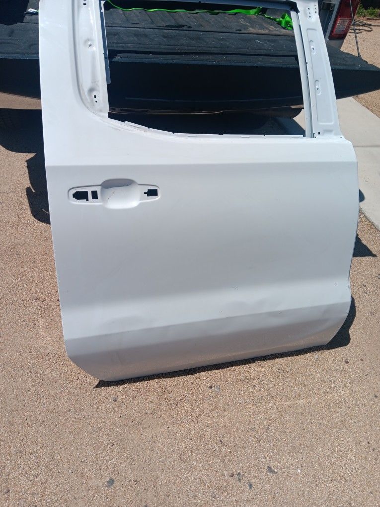 2019 2024. Chevy Silverado. Door