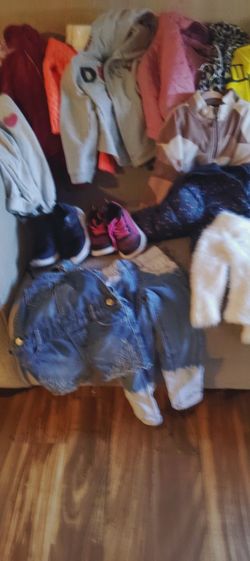 Packa Ropa/ Load Clothes , Shoes