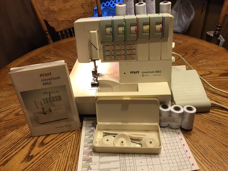 Pfaff Coverlock Serger/Sewing 4852 Machine for Sale in Kaukauna, WI