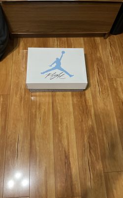Jordan 4 University Blue